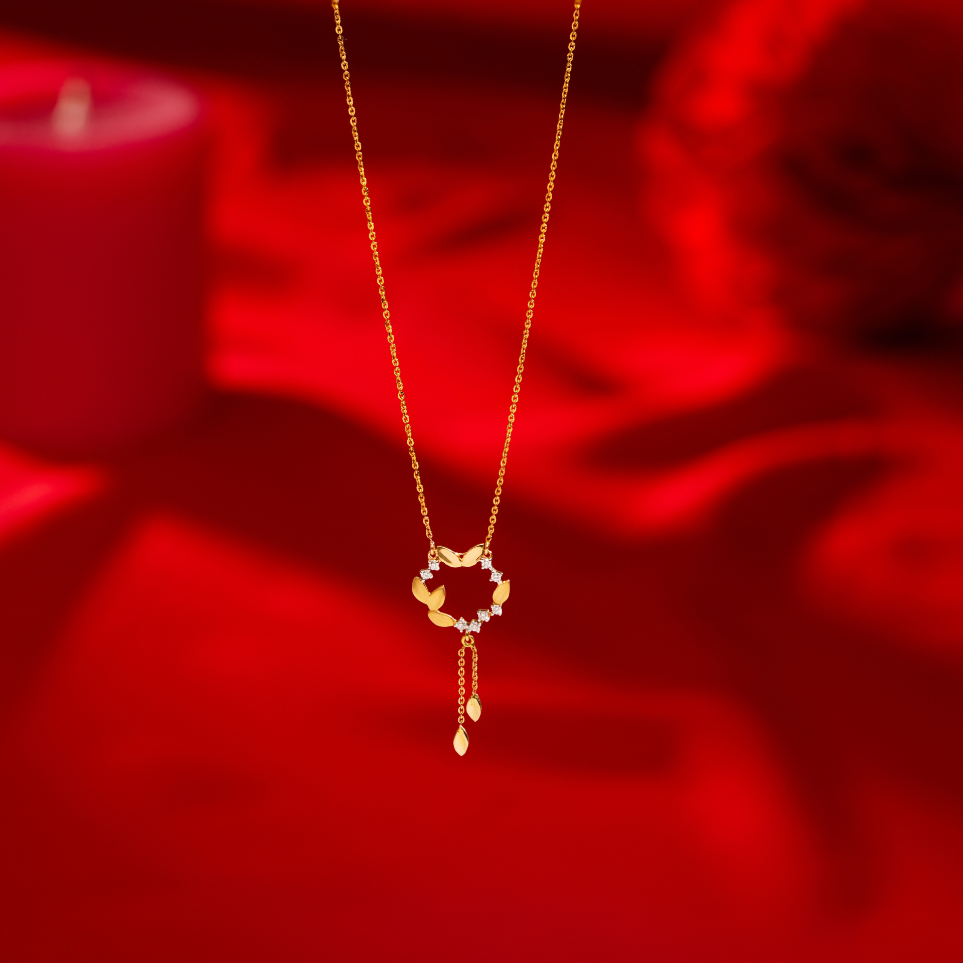 Lakh diamond necklace online grt