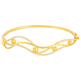 Mesmerizing Wave Pattern Gold Bracelets