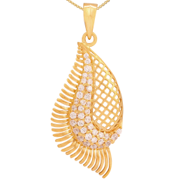 Trendy Conch Shell Gold Pendant