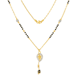 Mesmerizing Leaf Design Gold Necklaces