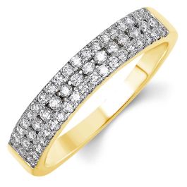 Sparkling Band Design Diamond Ring