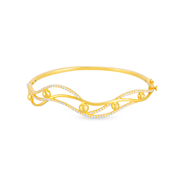 Mesmerizing Wave Pattern Gold Bracelets