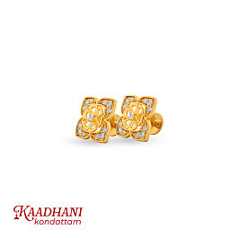 Extravagant Four Petal Floral Design Gold Earrings