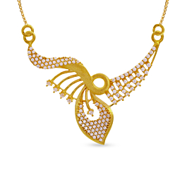 Delightful Leaf Design Gold Pendant