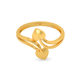Eye-Catching Flair Heartin Gold Ring - ValentineCollection