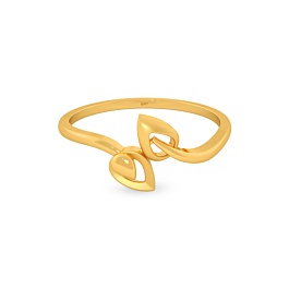 Charismatic Leafy Gold Ring