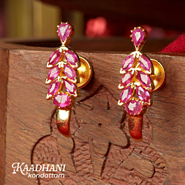Modish Leafy Design Gold Earrings