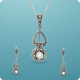 Majestic Stylish Silver Pendants with Earrings Set