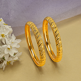 Appealing Stripped Pattern Gold Bangles